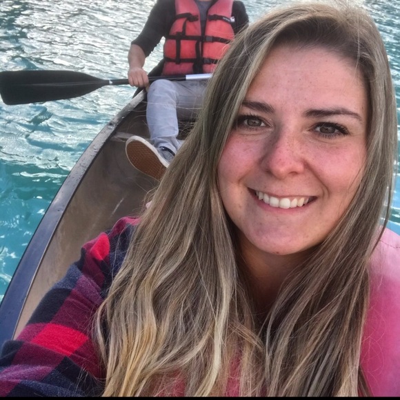 Meet your Posher, Brittney - Picture 1 of 1